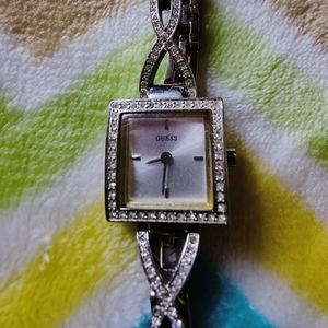 🎊Women’s Guess Watch G86035L